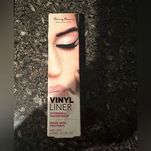 Cherry Blooms Extremely Waterproof Vinyl Eyeliner Eye Liner Full Size 4.5ml NEW